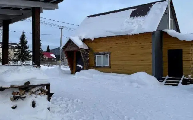 Chalet on Svobodnaya street