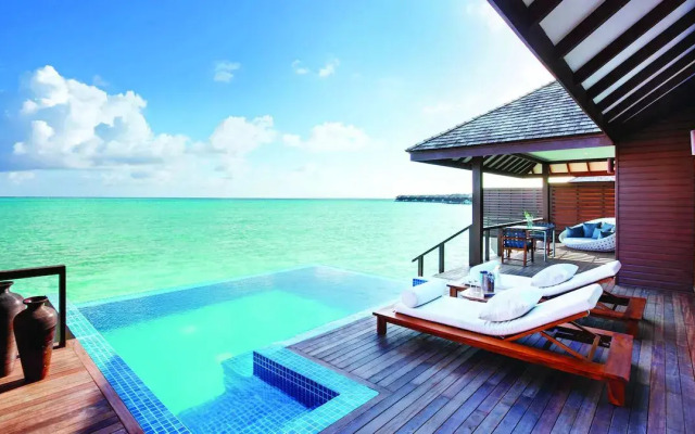 Hideaway Beach Resort & Spa
