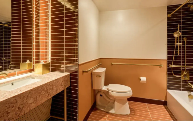 Downright Austin, A Renaissance Hotel