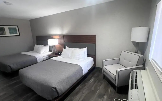 Отель SureStay Plus by Best Western Alamogordo White Sands