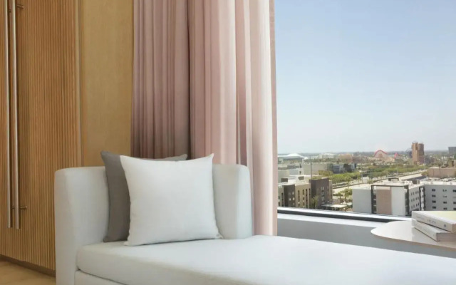 The Viv Hotel, Anaheim, a Tribute Portfolio Hotel