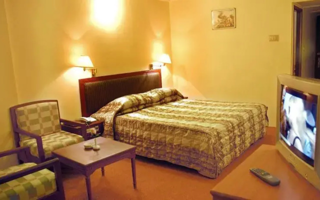 Abu Sarovar Portico Hotel - Chennai