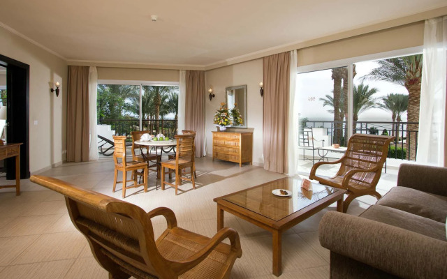 Jaz Fanara Resort & Residence