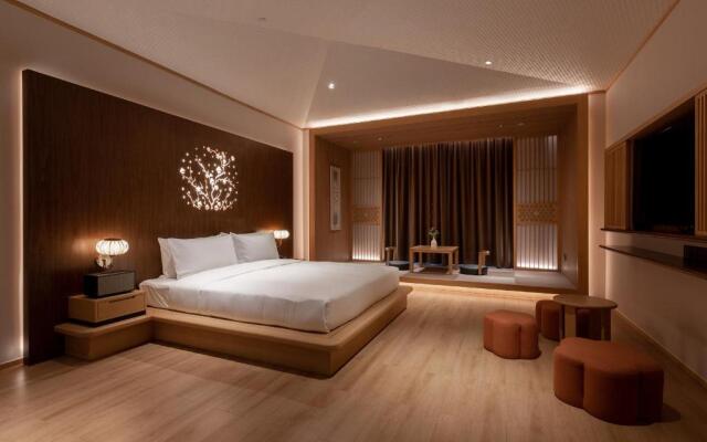 Hyakumangoku Onsen Hotel