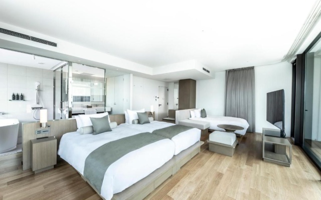 Corner Twin room with balcony (트윈 침대 2개) 사진 1