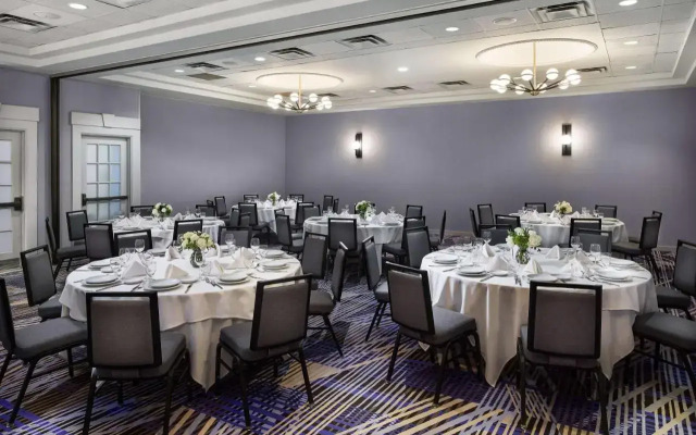 Hilton Kansas City Country Club Plaza
