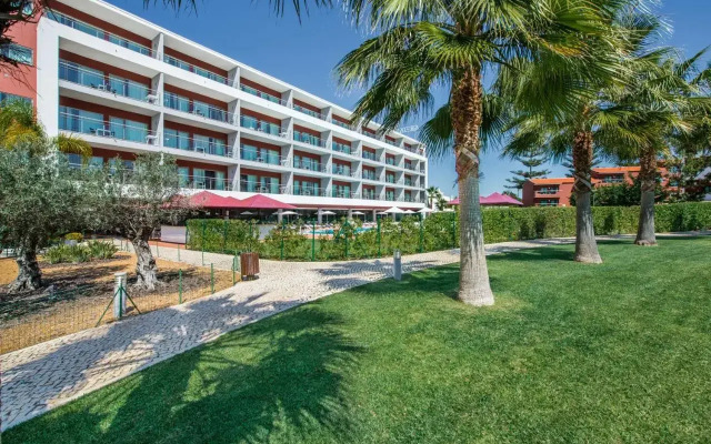 Areias Village Beach Suite Hotel