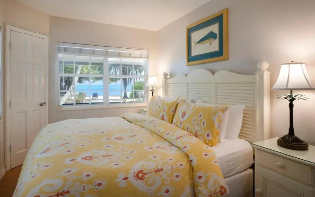 Pines & Palms Resort