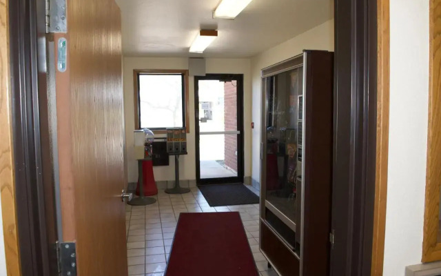 AmeriVu Inn & Suites