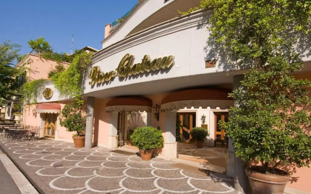 River Château Hotel