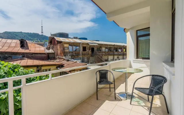 Imperial House Hotel