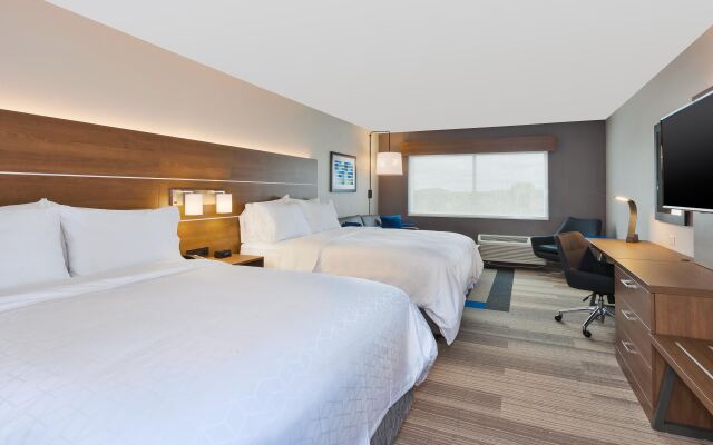 Holiday Inn Express and Suites Eau Claire West I-94