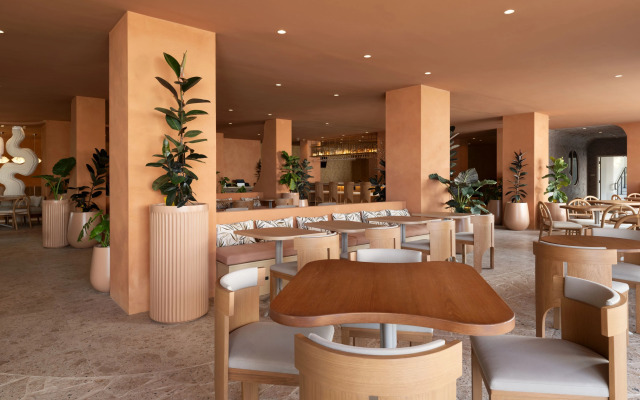Sandbourne Santa Monica, Autograph Collection