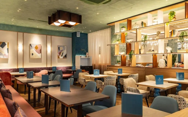 DoubleTree by Hilton London Victoria