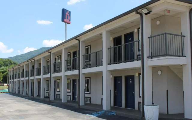 Studio 6 Suites Chattanooga, TN - Lookout Mtn.