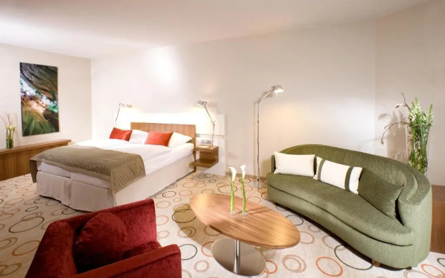 Double Junior Suite (full double bed)