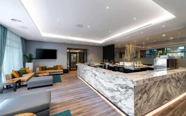 Sofitel Dubai The Palm Luxury Apartments