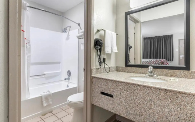 Red Roof Inn Canton, TX