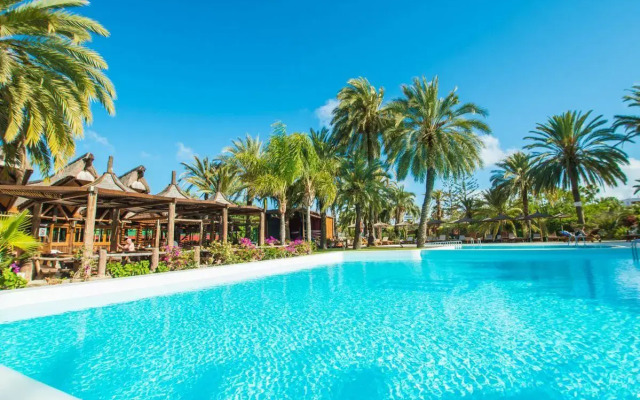 HL Miraflor Suites Hotel