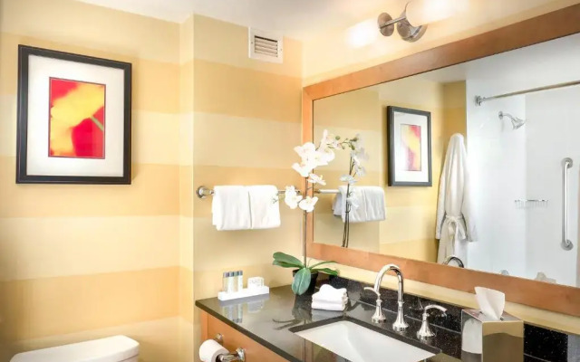 Pinnacle Hotel Harbourfront