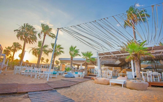 Dome Beach Marina Hotel & Resort