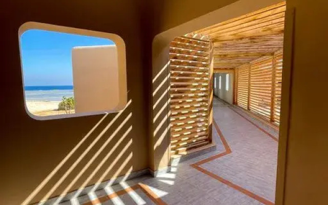 The Breakers Diving & Surfing Lodge