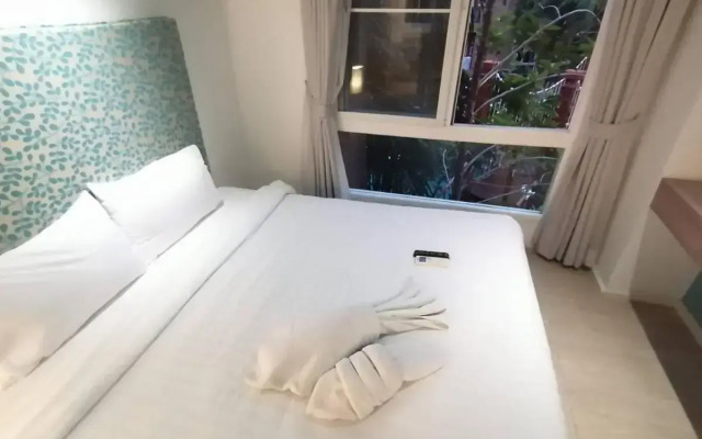 Atlantis Condo by Sompong