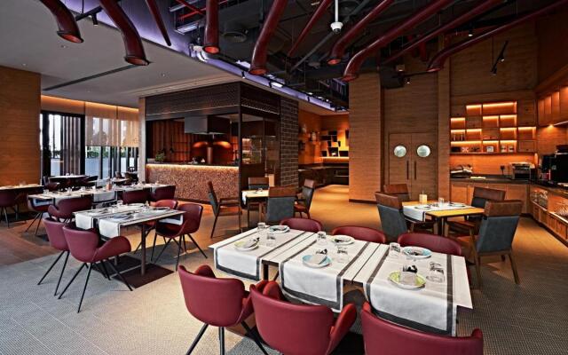 Revier Hotel - Dubai
