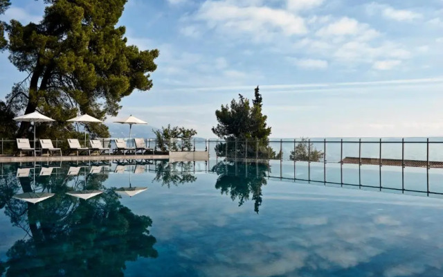 Kontokali Bay Resort & Spa