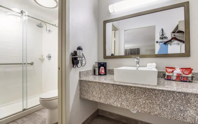 Red Roof Inn PLUS+ Dallas – Addison