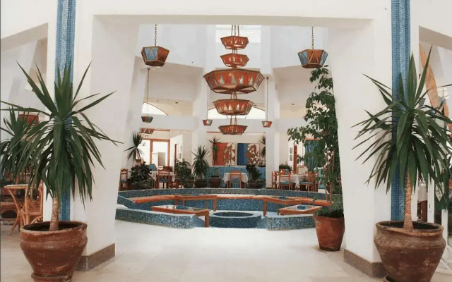 Moonbeach Hotel & Windsurfing Centre