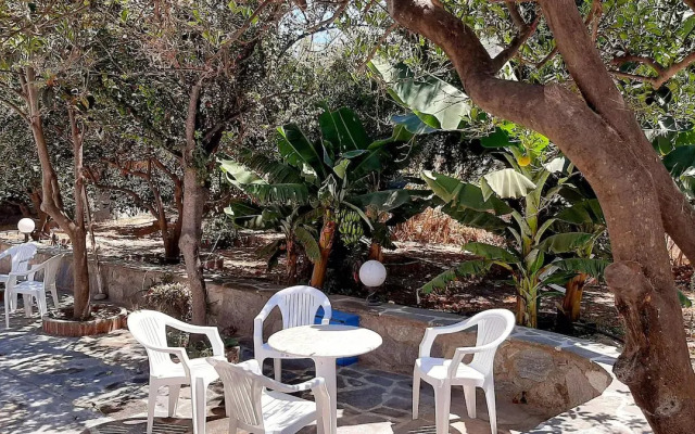 Agia Anna Hotel