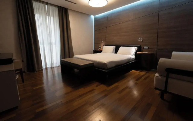 Divina Luxury Hotel