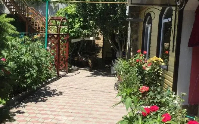 Feodosija, ul. Sirennaja 1