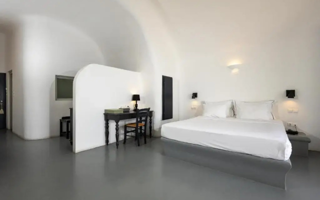 Отель Grand Ambassador Santorini