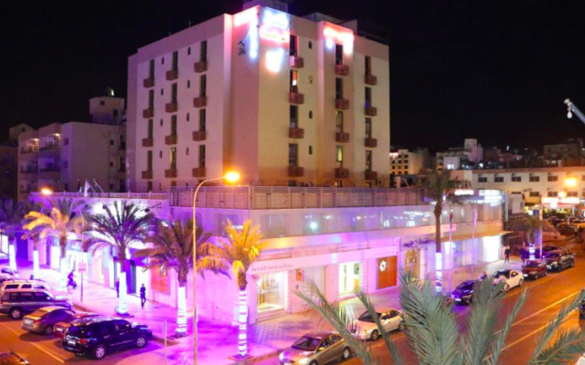 Raed Hotel Suites
