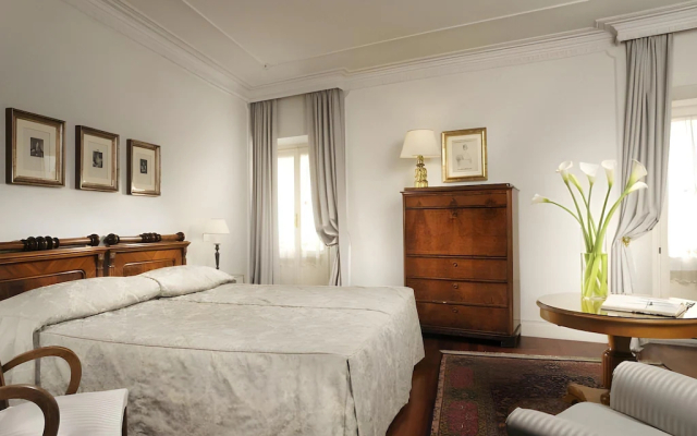 Отель Alexandra