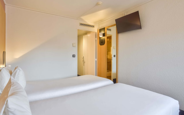 B&B HOTEL Paris 17 Batignolles