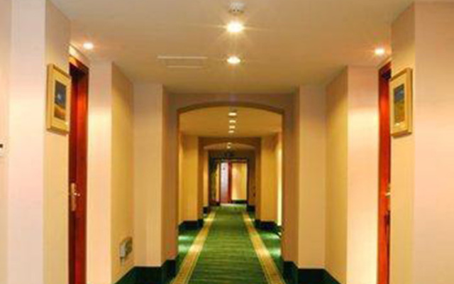 GreenTree Inn Haiyang Sweaters Town Business Hotel