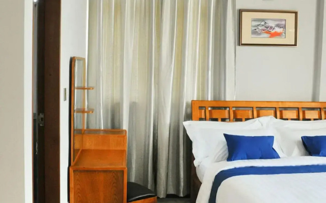 Airport Comfort Inn Premium Hotel