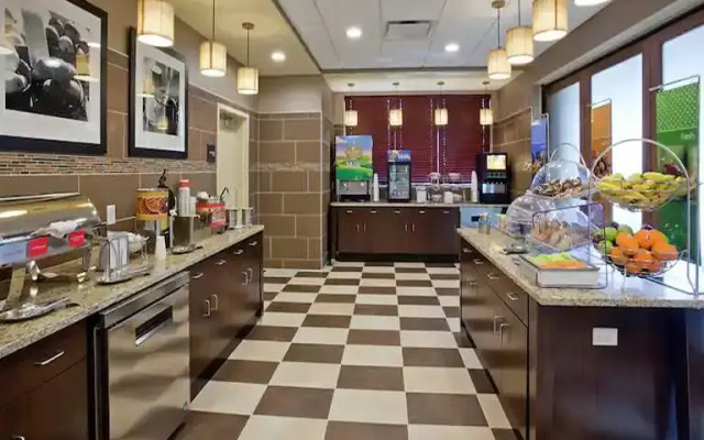 Hampton Inn & Suites Minneapolis West/ Minnetonka