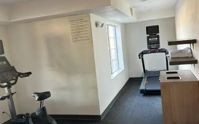 Garner Hotel Phoenix – Surprise by IHG