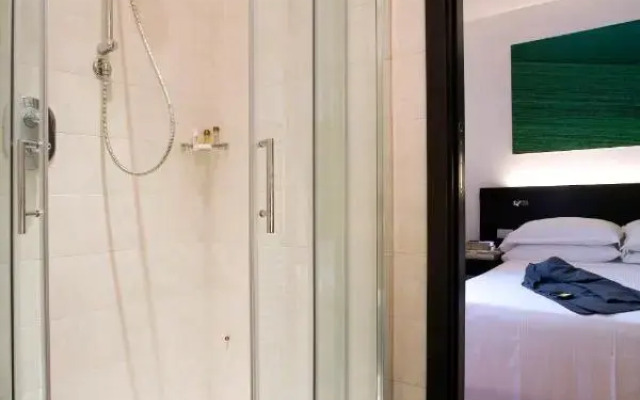 Card International Hotel