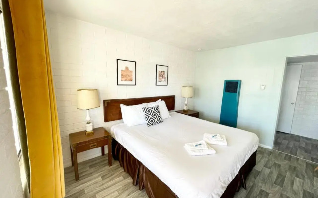 The Postcard Motel