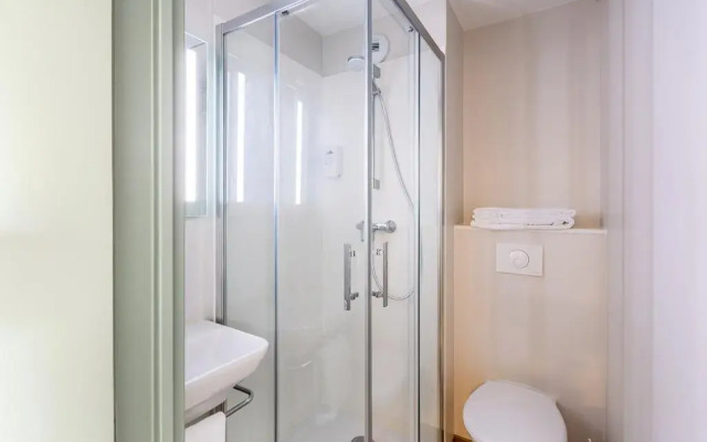 B&B HOTEL ANGERS Parc Expos