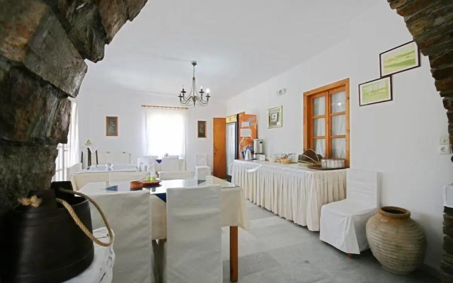 Agia Anna Hotel