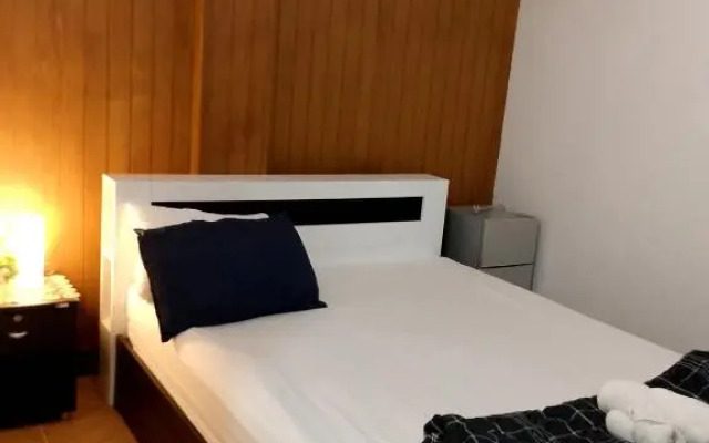 Baan Lucky Guest House