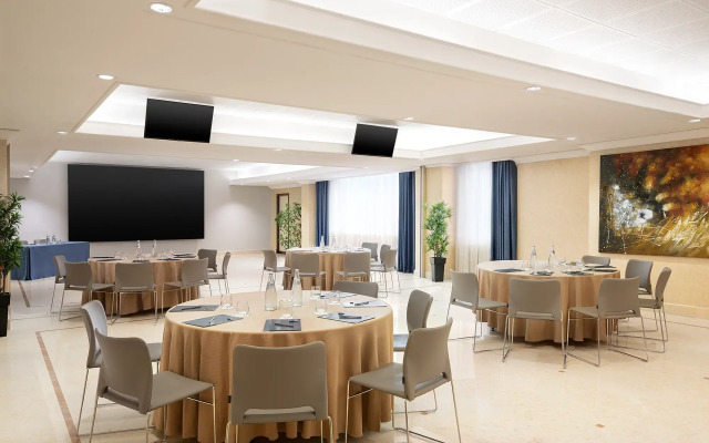 Courtyard by Marriott Rome Central Park