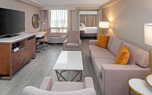 Crowne Plaza Toronto Airport by IHG
