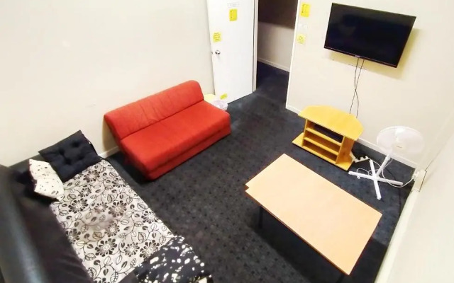 Surf 'N' Snow Backpackers - Hostel